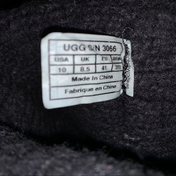 Knit UGG Boots - Picture 5 of 6